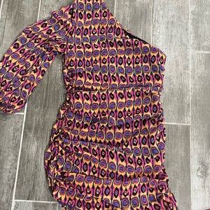 One shoulder sleeve dress
